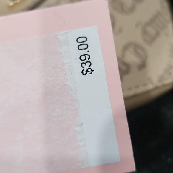 ✨️ Juicy Couture Brown French Latte Cool Heart Zip Wristlet Wallet ✨️ - Picture 4 of 4